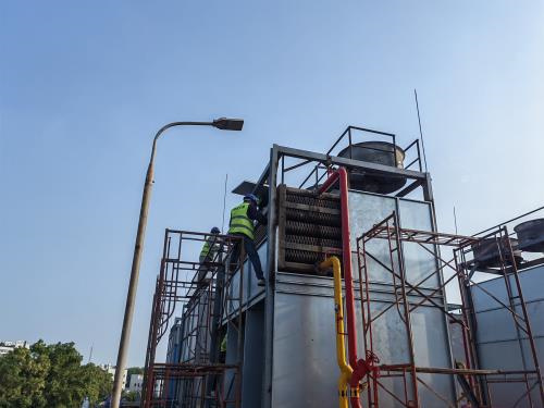 密閉式冷卻塔和開放式冷卻塔不同點分析(閉式冷卻塔和開式冷卻塔的區別)